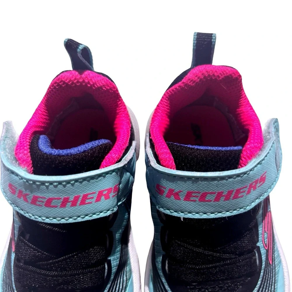 Skechers these sneakers